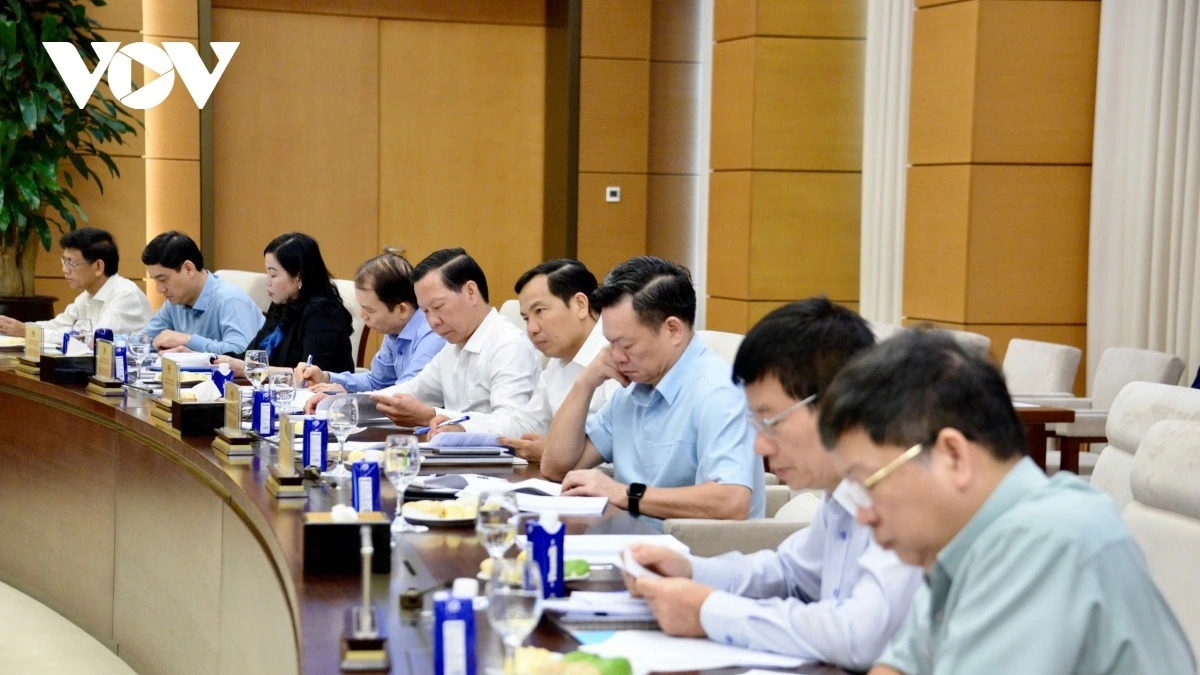Bộ Tài chính đề xuất tăng mức phụ cấp với 6 đối tượng hưởng phụ cấp phục vụ