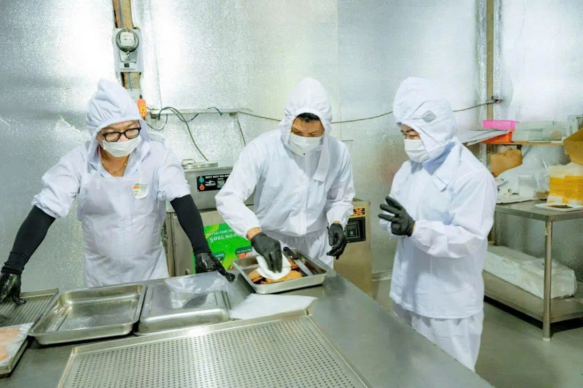 Quy trình sản xuất chả cá tại phường Bắc Nha Trang, tỉnh Khánh Hòa