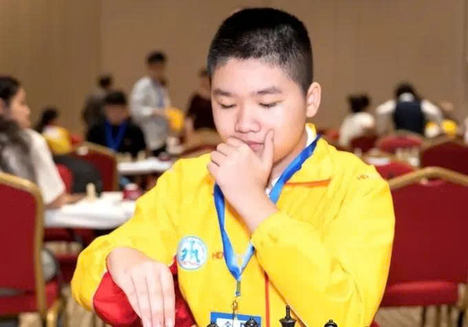 Dinh Nho Kiet is one of Vietnamese hopefuls in the regional tournament. (Photo: VNCHESS)
