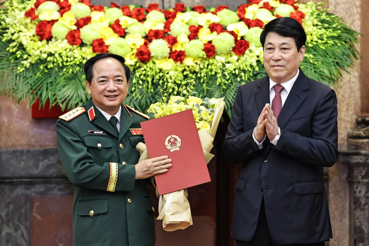 Chủ tịch nước trao quyết định thăng quân hàm Đại tướng cho ông Trịnh Văn Quyết