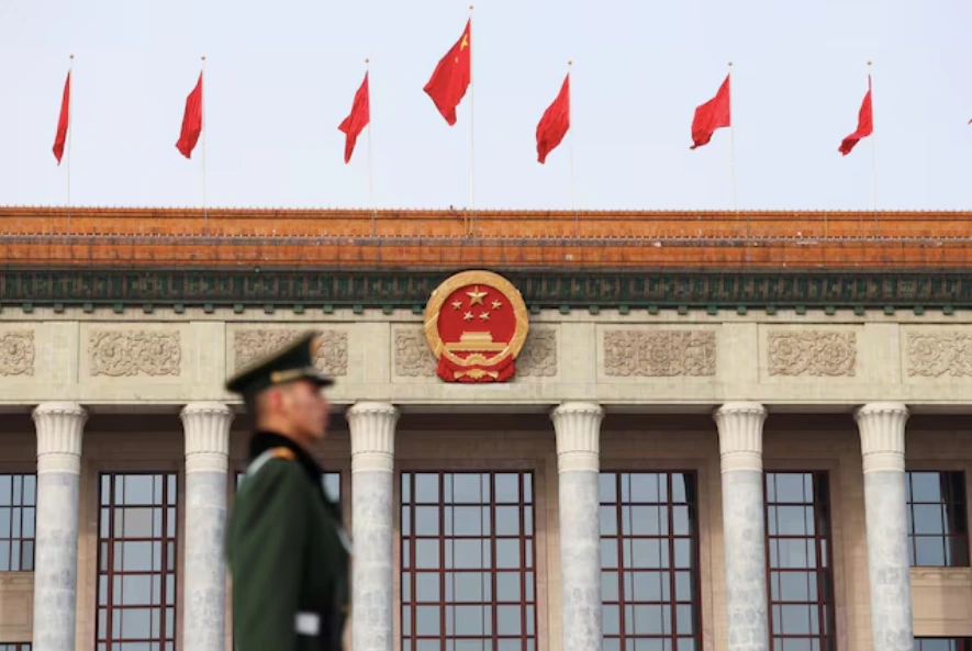 Bên ngoài Đại lễ đường Nhân dân ở thủ đô Bắc Kinh, Trung Quốc. Ảnh: Reuters.