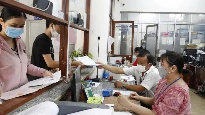Bộ Nội vụ đề xuất 3 nhóm tiêu chí đánh giá công chức, tổng điểm 100. (Ảnh minh họa)