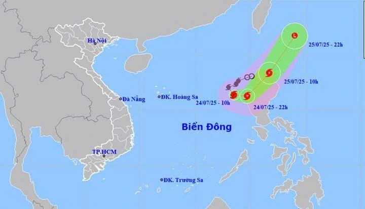 Theo nhận định của cơ quan khí tượng, bão số 4 Cỏ May hầu như không có khả năng ảnh hưởng đến đất liền và ven bờ biển nước ta. (Nguồn: NCHMF)