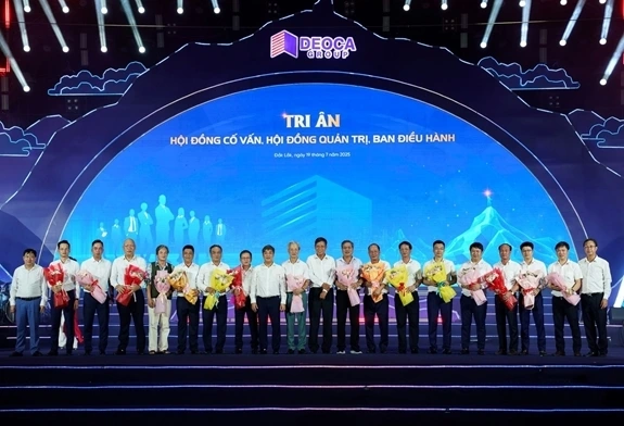 Lãnh đạo Tập đoàn Đèo Cả tri ân Hội đồng Cố vấn, Hội đồng Quản trị, Ban Điều hành Tập đoàn.