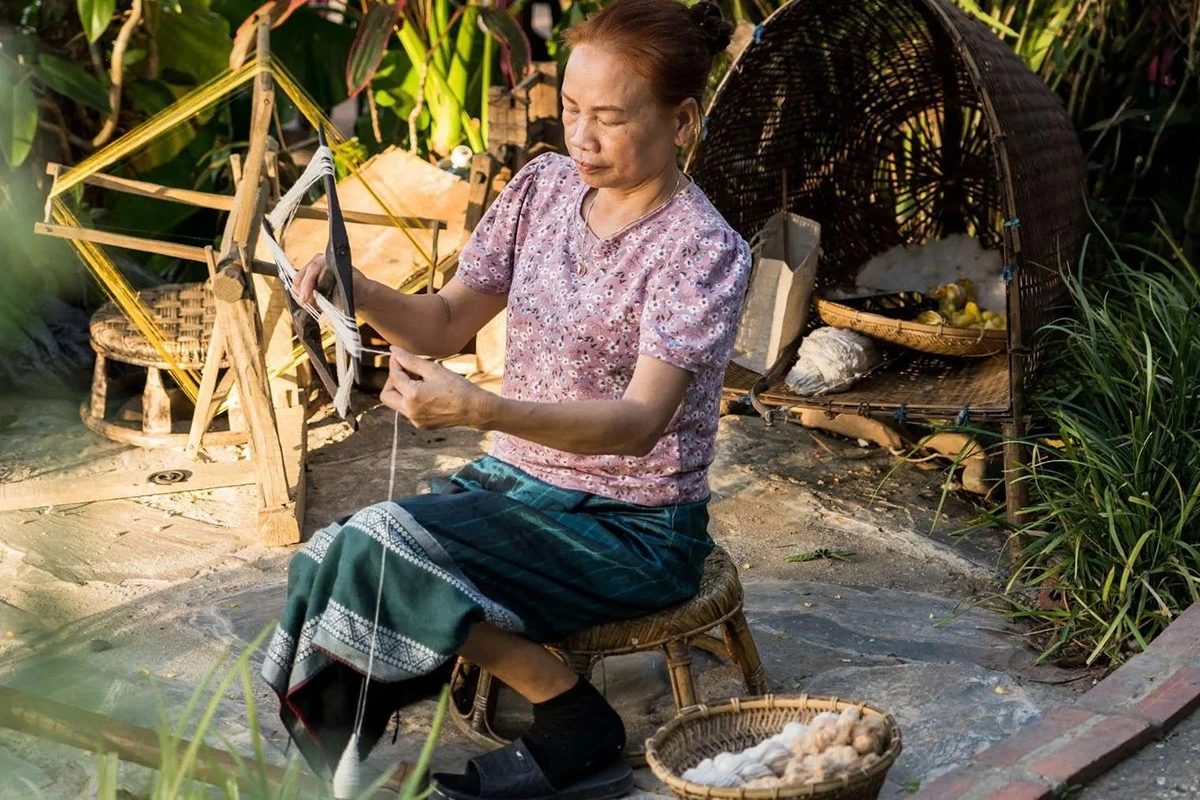 Du lịch không chỉ là ngành kinh tế, mà còn là cơ hội để giữ gìn nghề dệt truyền thống đang mai một.