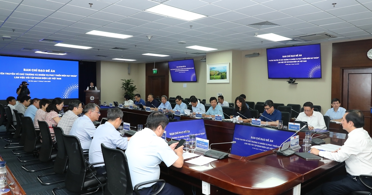 Toàn cảnh buổi làm việc.