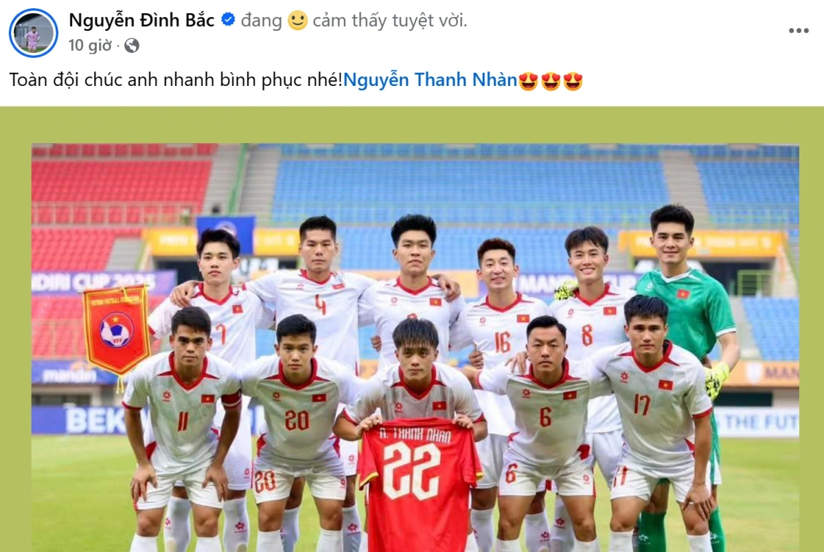 U23 Việt Nam tri ân Thanh Nhàn.