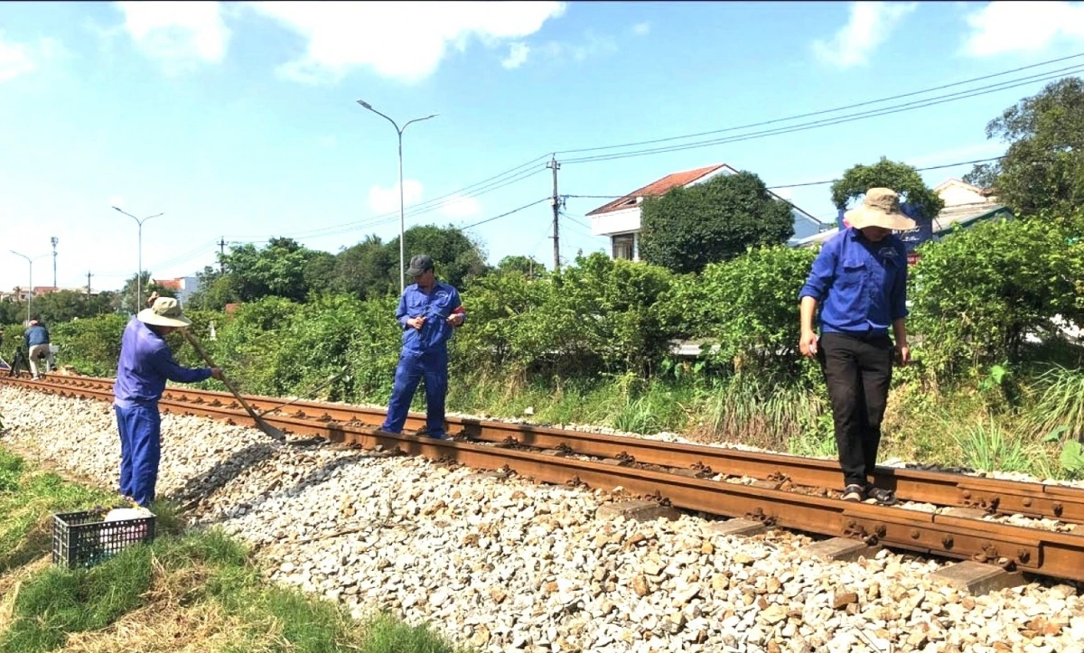 Đường sắt Bắc - Nam hiện tại đi qua địa bàn thành phố Huế
