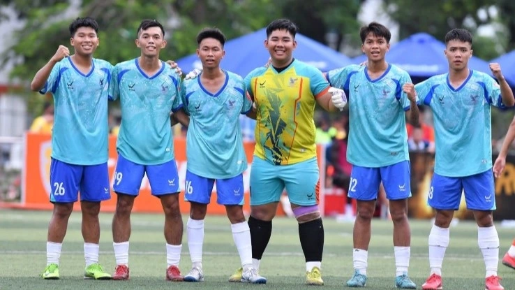 Đối với Ban tổ chức, người hâm mộ và các đội bóng tham dự VPL-S6 2025, Friendly FC xứng đáng là "nhà vô địch" sau hành trình truyền cảm hứng của đội bóng sinh viên từ Khánh Hoà ra Thủ đô đá giải
