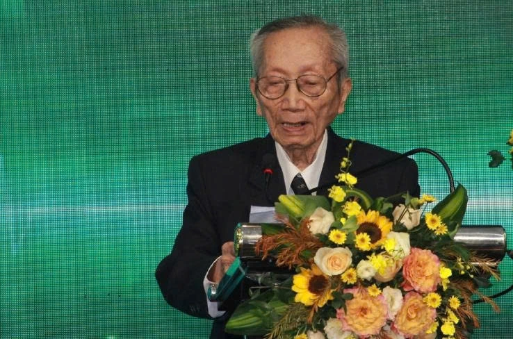 Giáo sư Nguyễn Bửu Triều dự và phát biểu tại lễ kỷ niệm 75 năm thành lập Bộ môn Ngoại. Ảnh: MOH