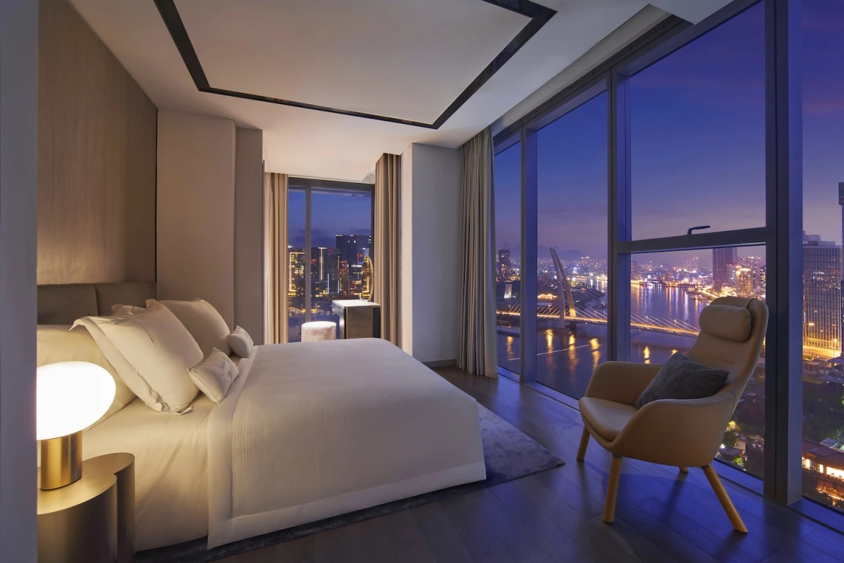 Mỗi căn hộ sở hữu tầm nhìn rộng mở hướng về trung tâm thành phố, sông Sài Gòn và mảng xanh Thảo Cầm Viên, một đặc quyền hiếm có giữa lõi trong tâm Sài Gòn