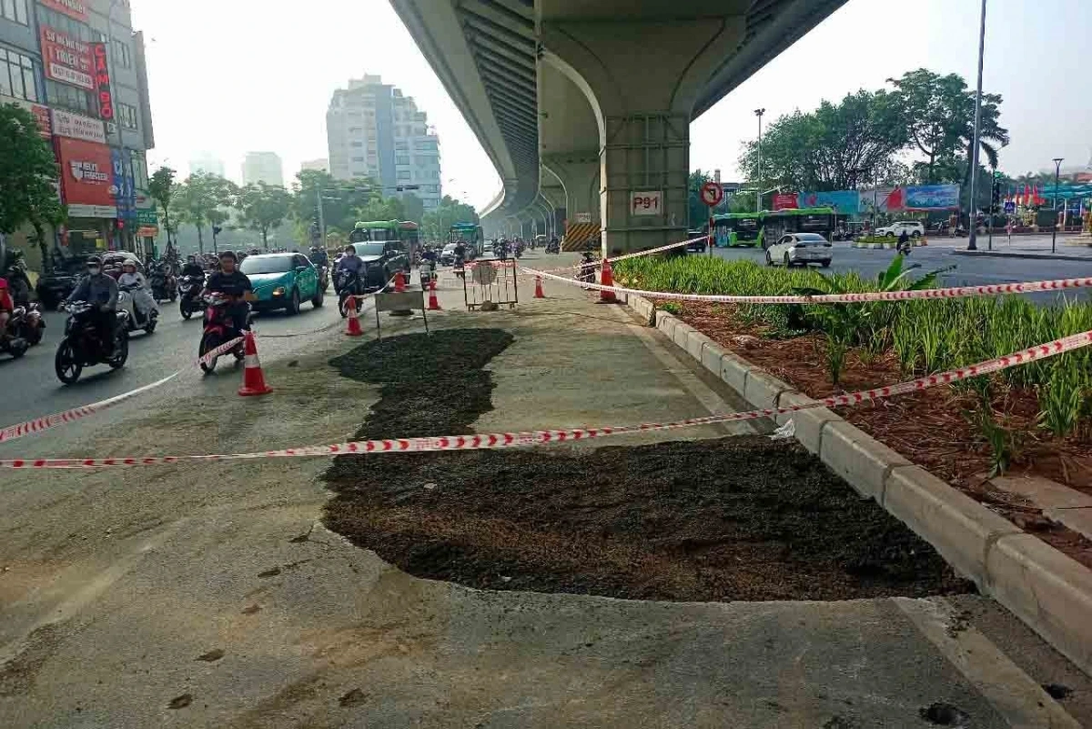 Hiện trường nơi xảy ra sự việc ghi nhận sáng 27-7. Ảnh: Sóng Hữu