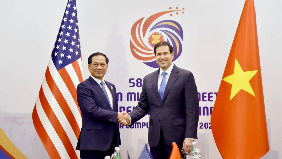 Phó Thủ tướng, Bộ trưởng Ngoại giao Bùi Thanh Sơn và Ngoại trưởng Hoa Kỳ Marco Rubio.