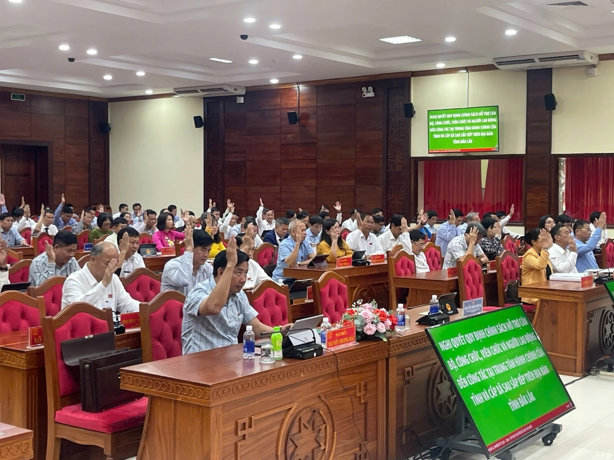 HĐND tỉnh Đắk Lắk thông qua chính sách hỗ trợ cán bộ sau sáp nhập đơn vị hành chính