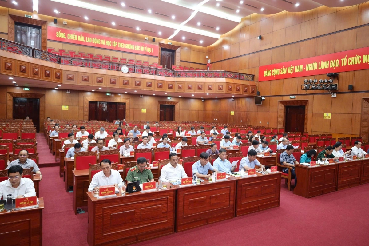 Hội nghị đặt mục tiêu tăng trưởng cả năm đạt từ 8% trở lên, trong đó riêng 6 tháng cuối năm phấn đấu đạt 8,64%.