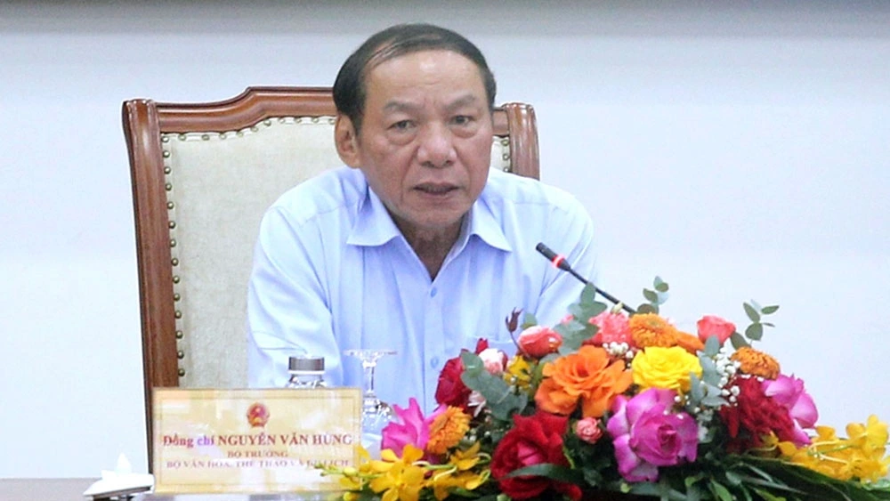 Bộ trưởng Bộ VHTTDL Nguyễn Văn Hùng.