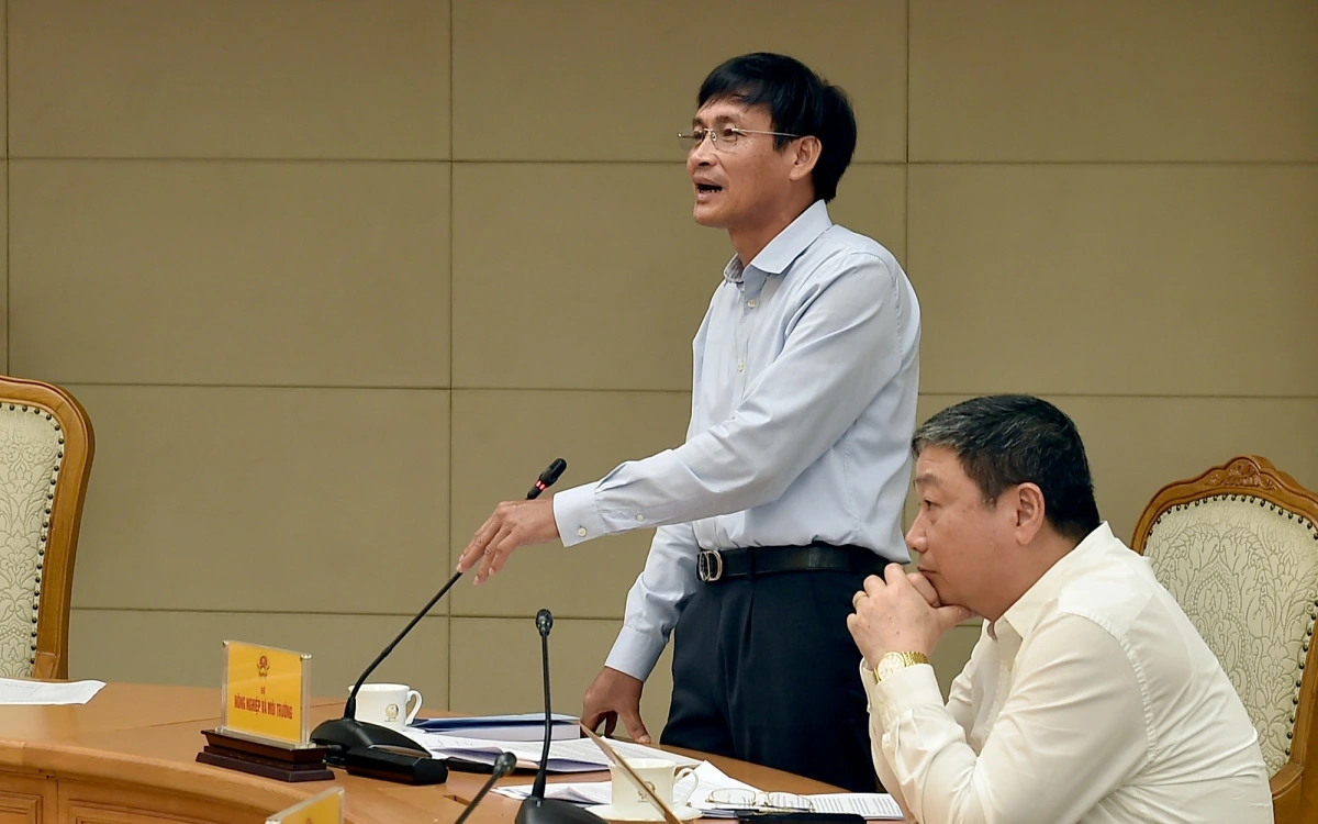 Thứ trưởng Bộ Nông nghiệp và Môi trường Trần Quý Kiên phát biểu tại cuộc họp