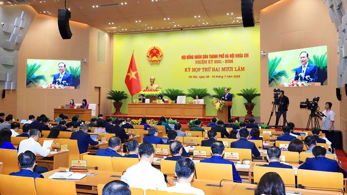 Chủ tịch HĐND thành phố Hà Nội Nguyễn Ngọc Tuấn phát biểu khai mạc kỳ họp