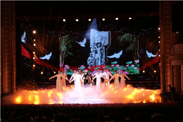 ky_uc_huyen_thoai_123.jpg