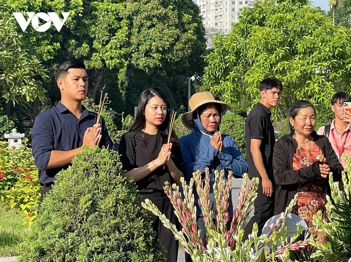 Many young people also visit the cemetery.