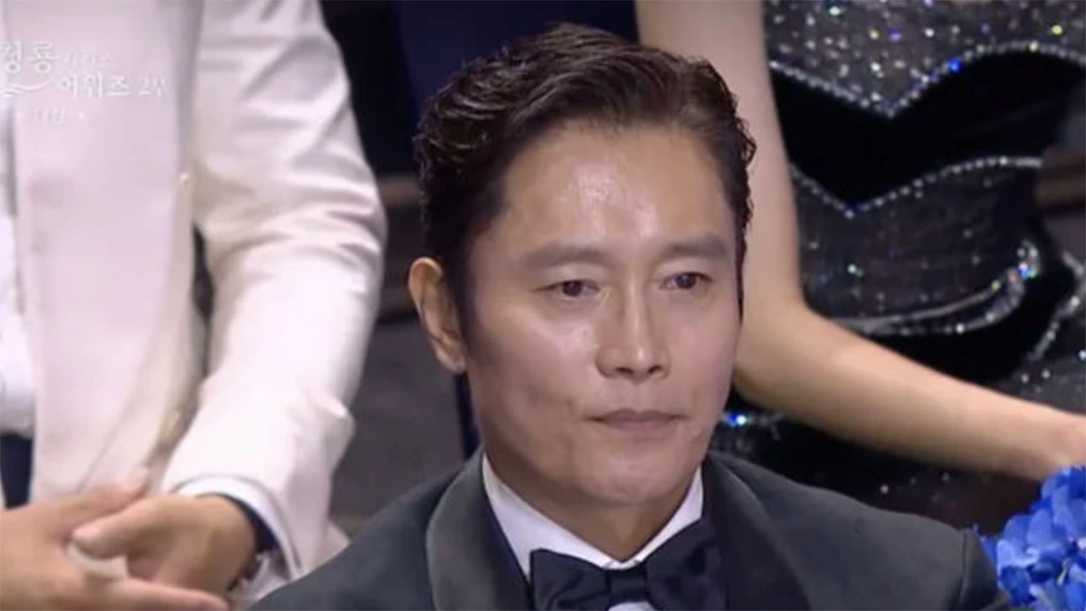 Lee Byung Hun tại Lễ trao giải Rồng Xanh lần thứ 4. (Ảnh: Kbizoom)