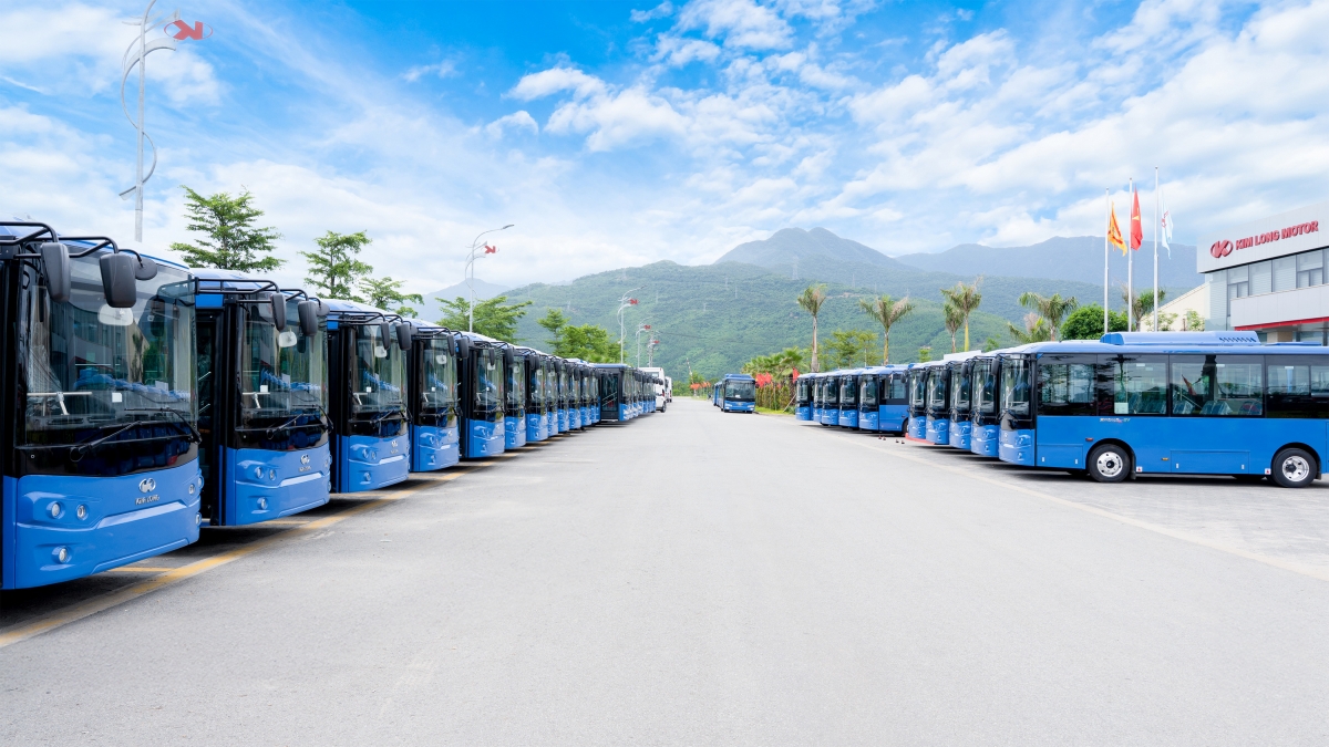 Lô 650 xe buýt nội đô này được sản xuất và bàn giao chỉ trong vòng 15 ngày,