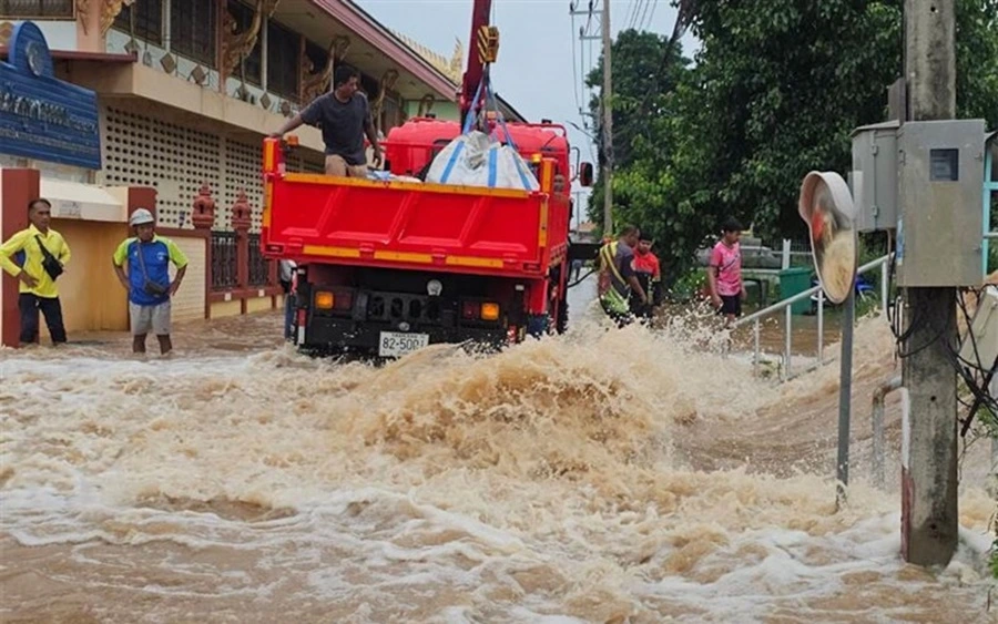 Lũ lụt ở Thái Lan. Ảnh: Tỉnh Sukhothai.