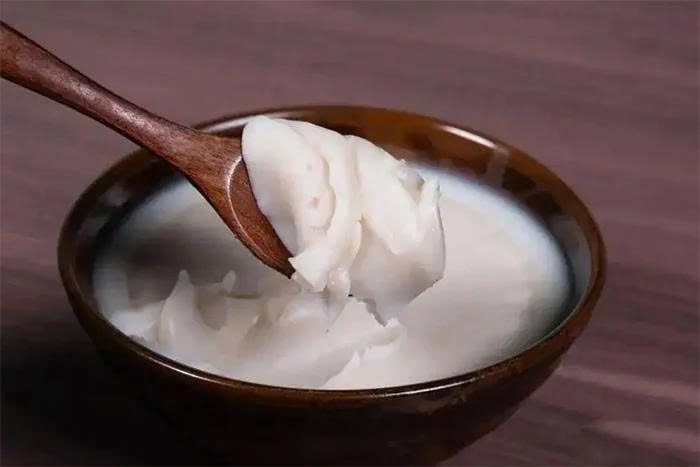 Mỡ lợn đang được nhiều bà nội trợ lựa chọn. (Ảnh: 360doc)