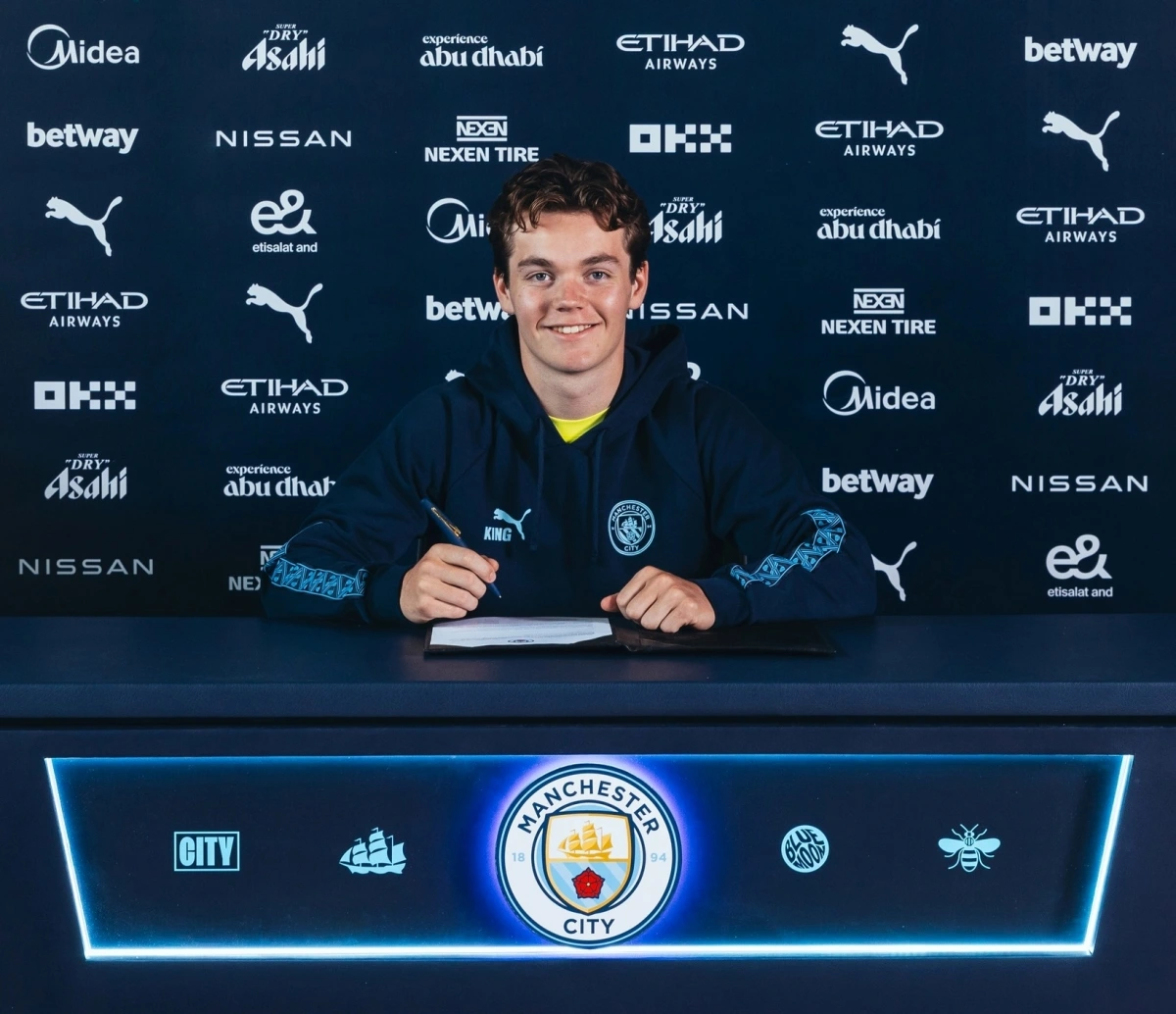 Man City ra mắt tiền vệ Sverre Nypan. (Ảnh: Manchester City)