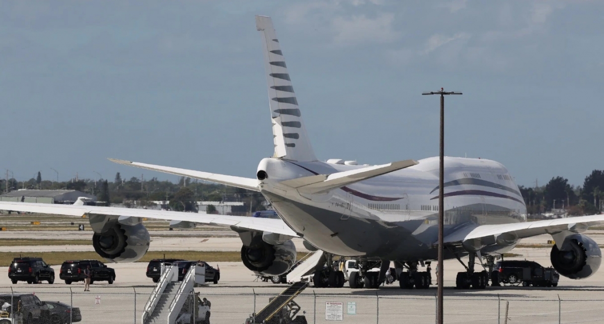 Máy bay Boeing 747-8 của Qatar đậu tại sân bay bang Florida, Mỹ hồi tháng 2/2025. Ảnh: Reuters