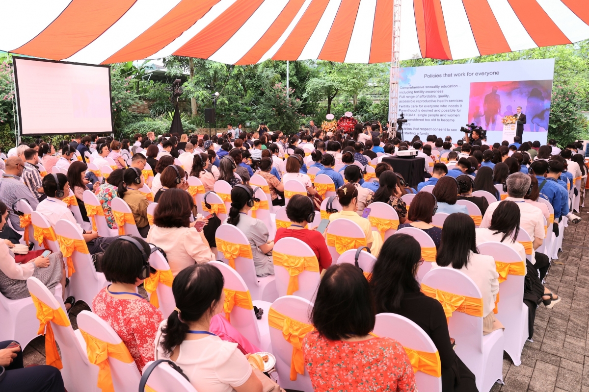Toàn cảnh buổi lễ (ảnh Trần Minh)