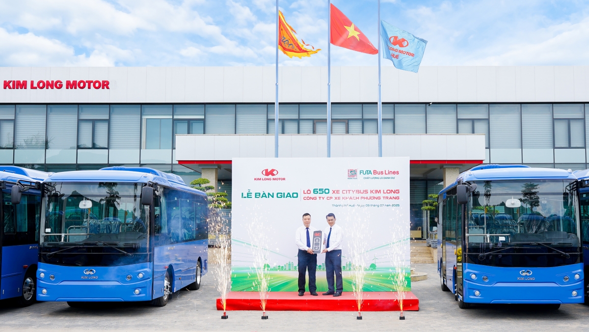 Nghi thức bàn giao tại Nhà máy Kim Long Motor Huế