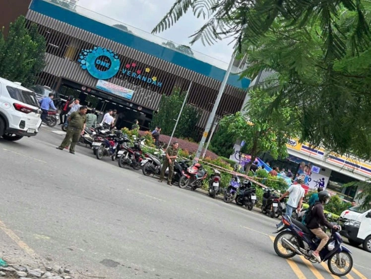 Cơ quan chức năng phong tỏa để khám nghiệm hiện trường. Ảnh: K.T.N