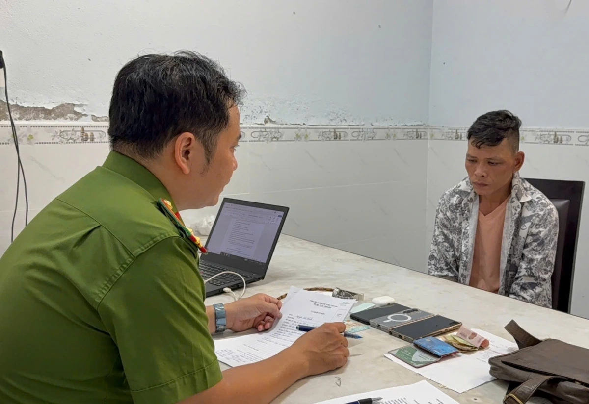Nguyễn Đức Thành tại cơ quan công an