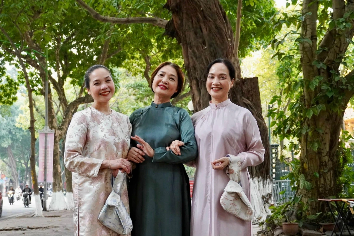 Ba chị em Lê Vân, Lê Khanh, Lê Vi. Ảnh: FBNV