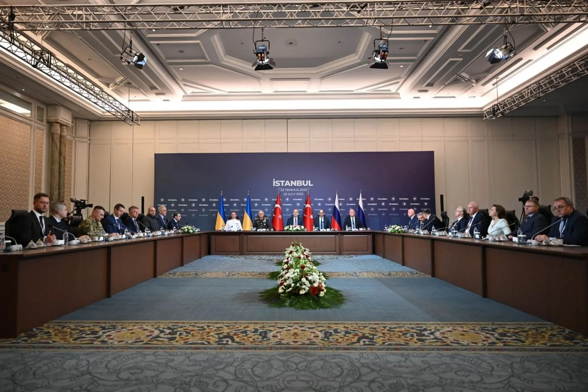 Phái đoàn Nga và Ukraine tại vòng đàm phán ở Istanbul, Thổ Nhĩ Kỳ ngày 23/7/2025. Ảnh: Anadolu