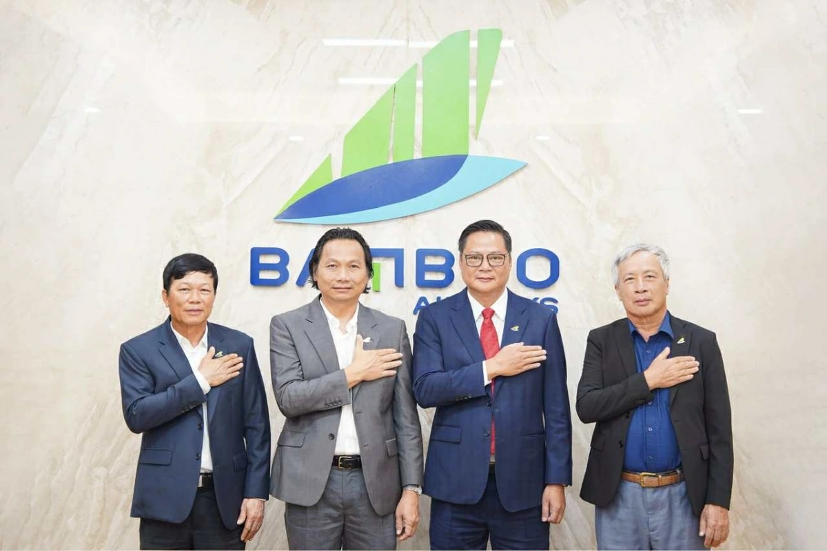 Ông Phạm Ngọc Vịnh (thứ hai từ phải sang) – Chủ tịch HĐQT Bamboo Airways