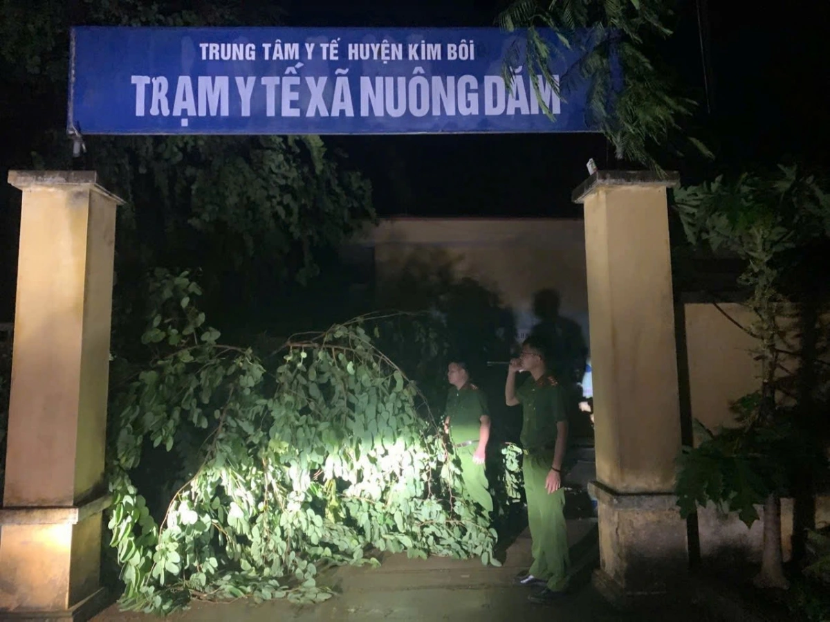 .Mưa bão ở Phú Thọ làm 1 người chết, 304 ngôi nhà và nhiều công trình bị hư hỏng. Ảnh CAPT.