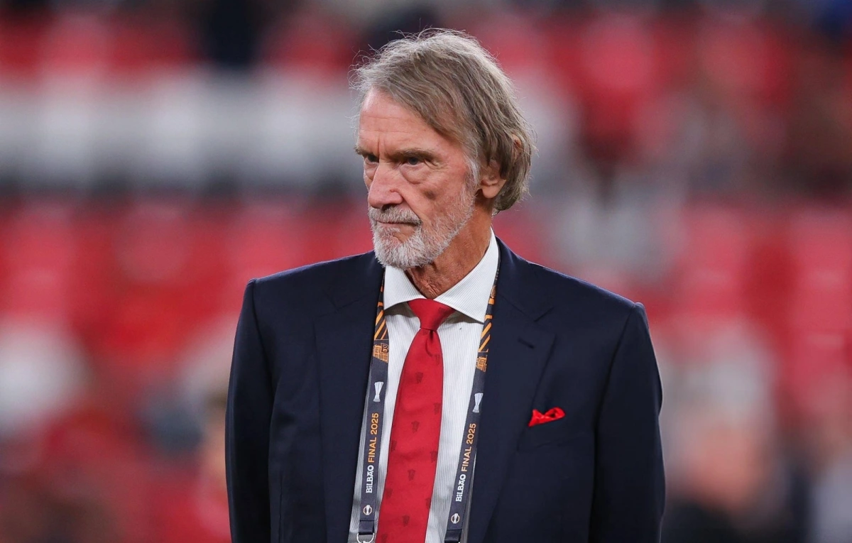 Sir Jim Ratcliffe bế tắc trong việc tìm lại ánh hào quang cho MU (Ảnh: Getty)
