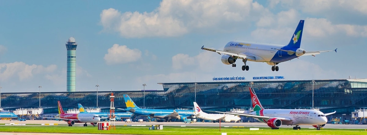 Máy bay của các hãng hàng không tại sân bay Nội Bài.