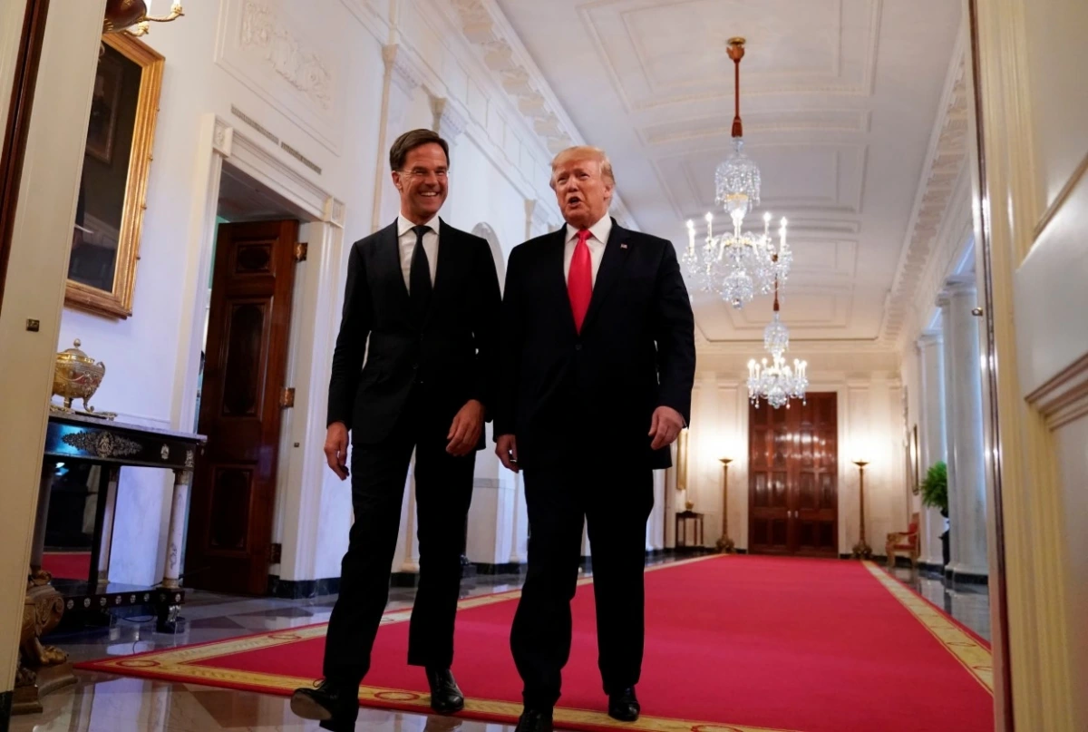 Ông Rutte (trái) và ông Trump (phải). Ảnh: Reuters