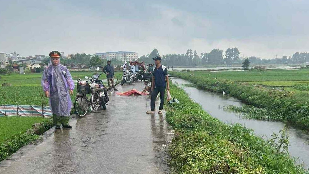 Công an xã Đại Thanh, lực lượng chức năng có mặt kịp thời để bảo vệ hiện trường