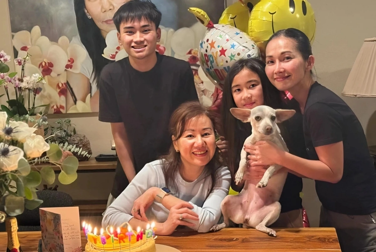 Kim Hiền khoe tổ ấm nhân dịp sinh nhật tuổi 43, cách đây không lâu. Cô cho biết đang ở giai đoạn viên mãn khi có nội tâm vững vàng, các con ngoan ngoãn, khỏe mạnh và tài chính ổn định.