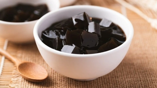 Sương sáo là món tráng miệng quen thuộc và giải khát tuyệt vời trong những ngày nắng nóng. Ảnh: Tasting Table