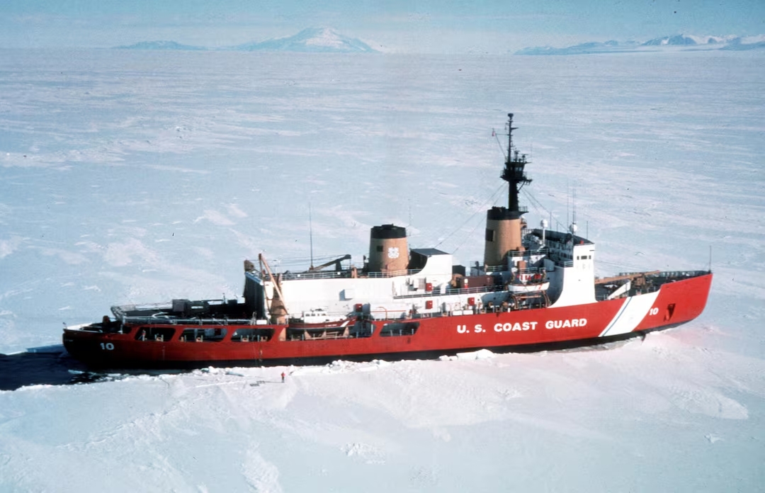 Tàu phá băng Polar Star của Mỹ ở Nam cực. Ảnh: Reuters