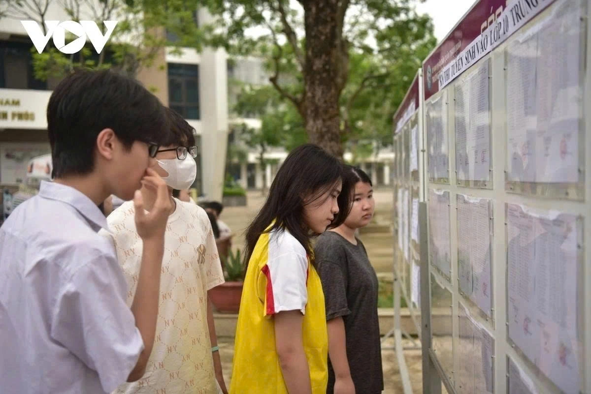 Theo quy định , đối với các trường THPT công lập, thí sinh trúng tuyển nguyện vọng 1 sẽ không được xét tuyển nguyện vọng 2, nguyện vọng 3