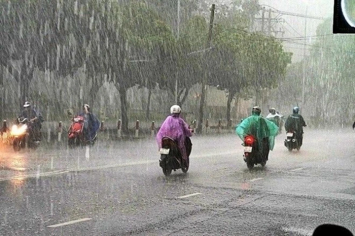 Mưa lớn tiếp diễn ở nhiều khu vực trên cả nước