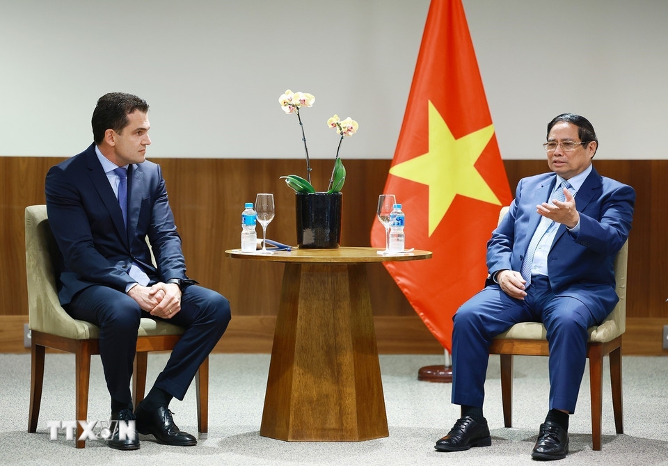 Thủ tướng Phạm Minh Chính tiếp ông Renato Costa, Tổng Giám đốc Tập đoàn JBS. (Ảnh: TTXVN)