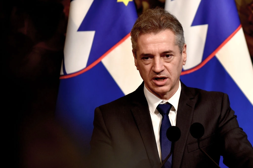 Thủ tướng Slovenia Robert Golob (Nguồn: euractiv.com)