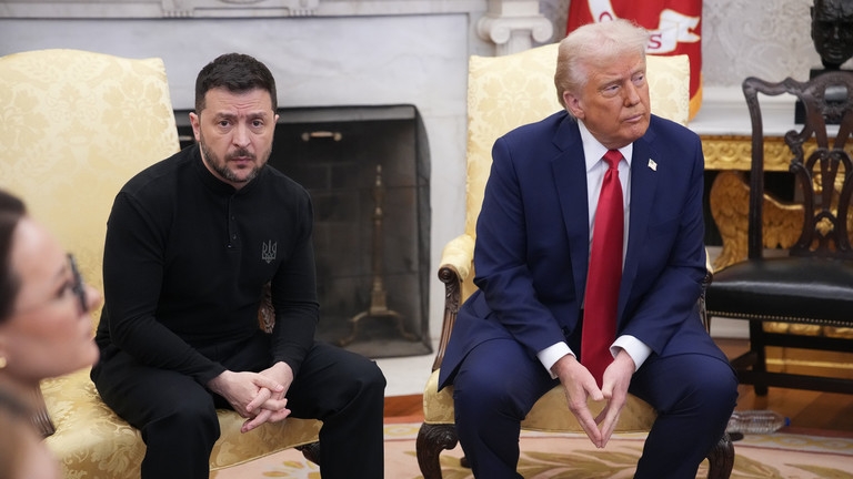 Tổng thống Ukraine Volodymyr Zelensky gặp Tổng thống Mỹ Donald Trump tại Nhà Trắng. Ảnh: RT